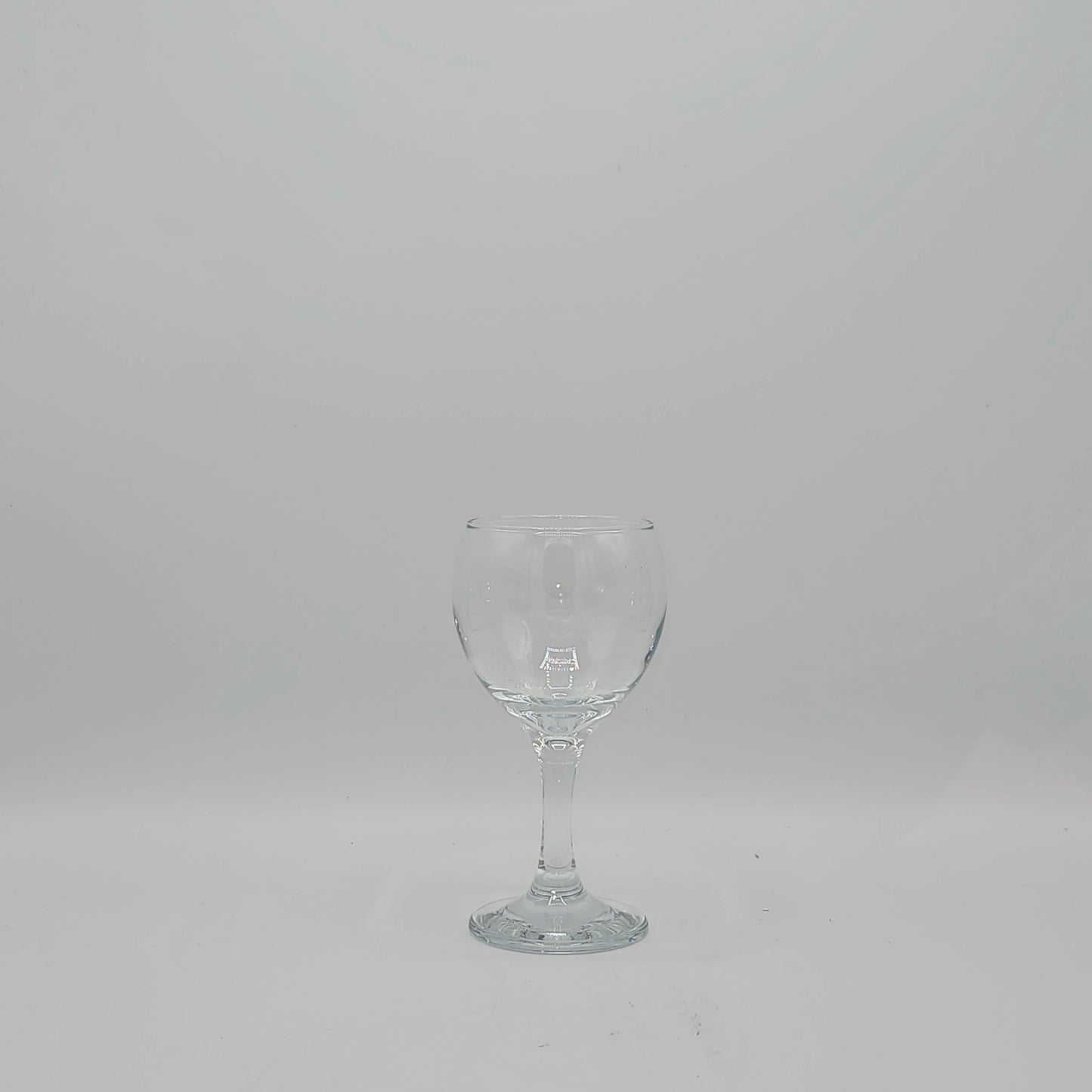 Set de 6 Verres à Pied LAV Misket – Élégance Cristalline pour Tables de Fêtes, 210 cc
