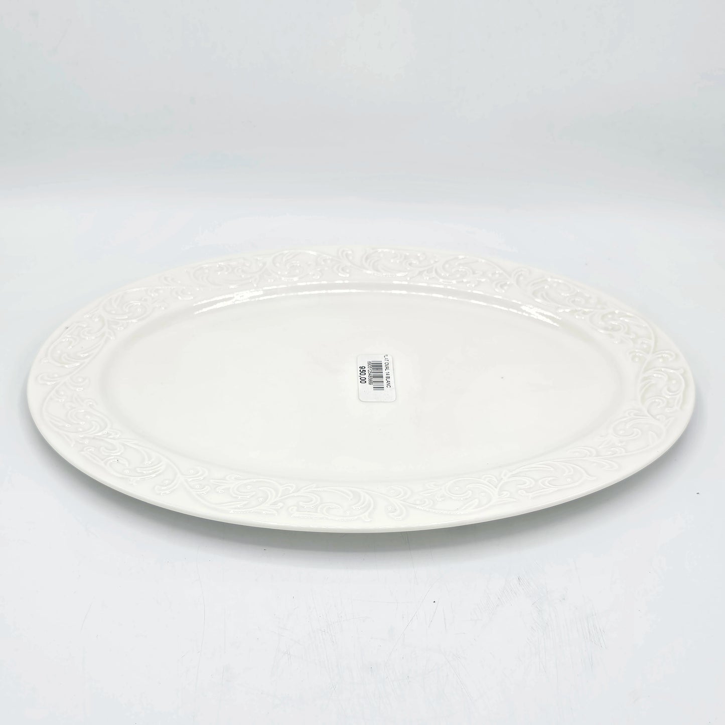 Plat de Service Oval en Céramique Blanche à Bordure Ciselée -