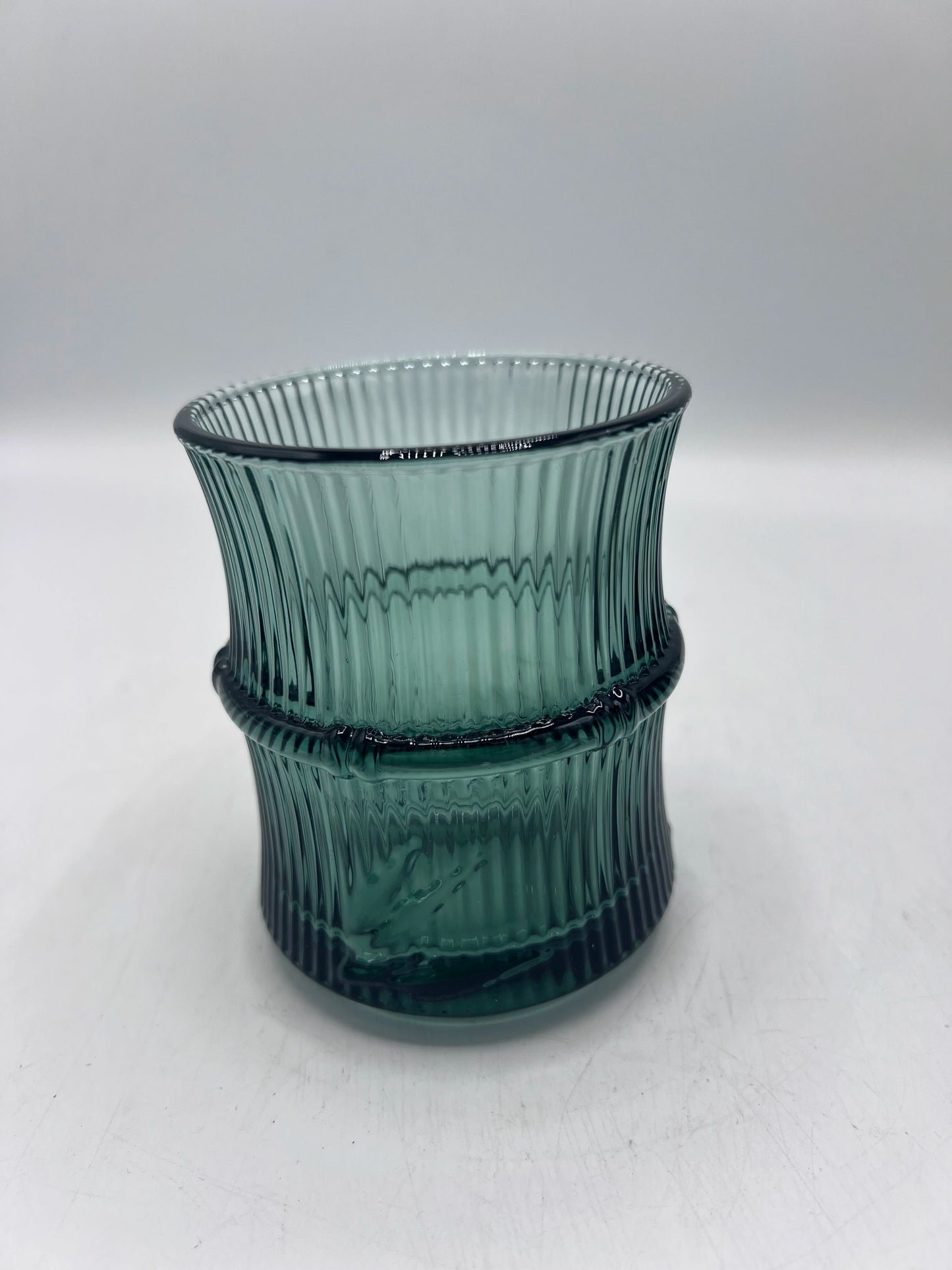 Set de 4 Gobelets en Verre Canelé Vert Style Bambou – Design Élégant