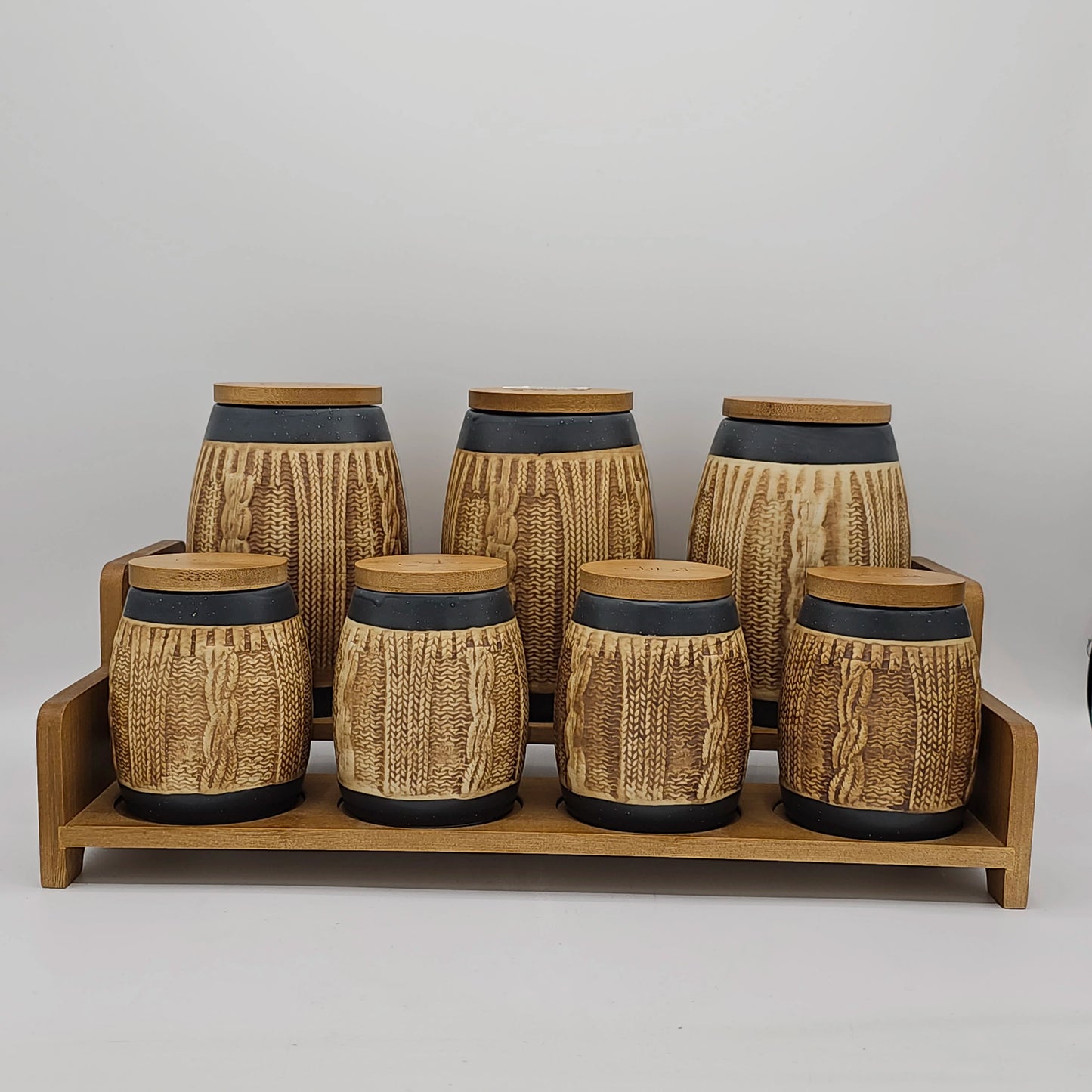 Set de 7 Bocaux à Épices "Cocon" – Céramique Effet Tricot et Support Bambou