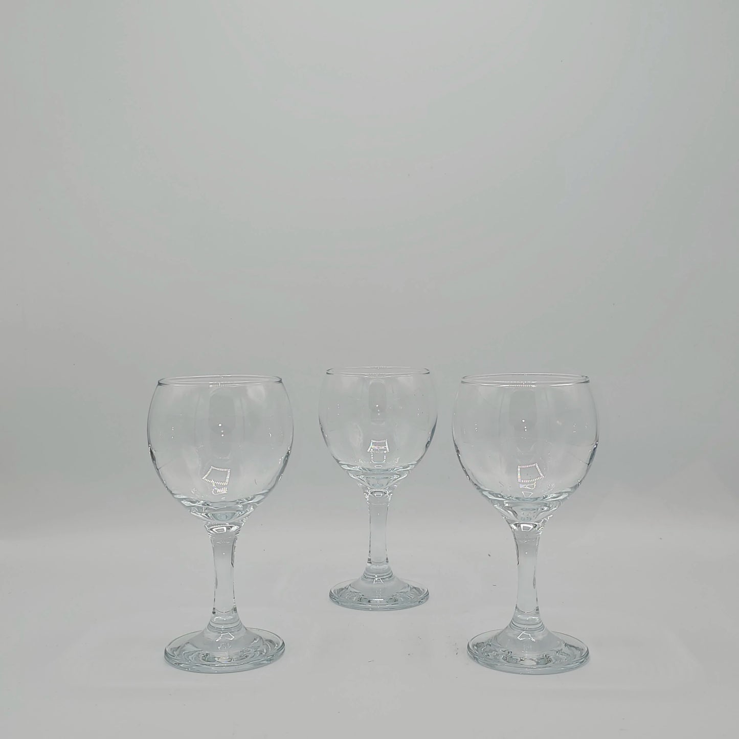 Set de 6 Verres à Pied LAV Misket – Élégance Cristalline pour Tables de Fêtes, 210 cc