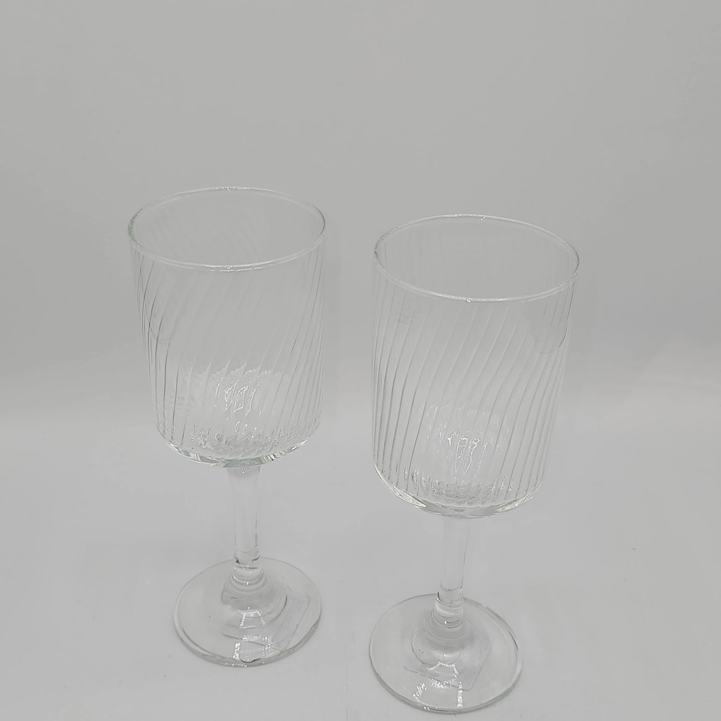 Set de 6 Verres à Pied Borgo Forte par Borgonovo – Design Nervuré Premium, 27 cl
