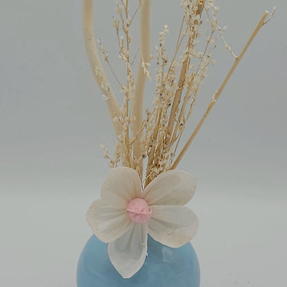 Diffuseur de Parfum "Love in Life" – Vase en Céramique Bleue & Fleurs Séchées