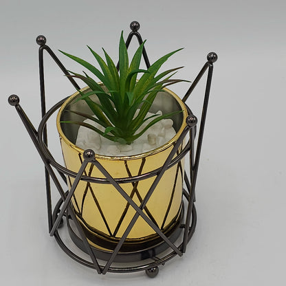 Plante Succulente Artificielle en Pot Doré et Support Couronne Royale – Déco Chic & Glamour