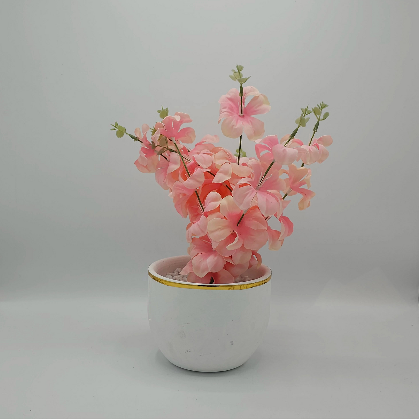 Plante Fleurie Artificielle en Pot Chic – Bouquet Rose Poudré & Liseré Doré