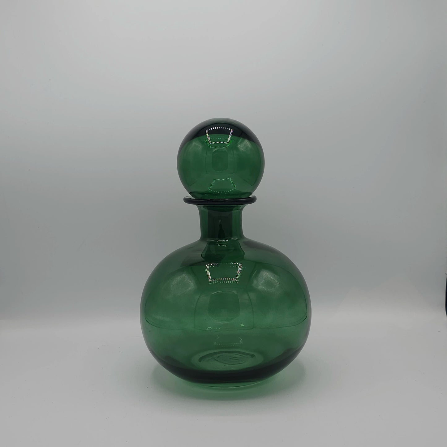 Carafe Sphérique en Verre Vert Émeraude – Flacon Décoratif Haute Couture