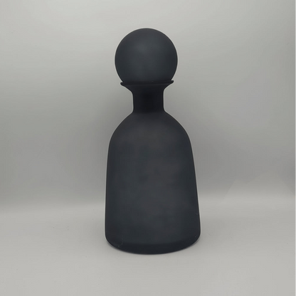 Carafe Design en Verre Dépoli Noir Anthracite – Silhouette Scandinave & Bouchon Sphérique