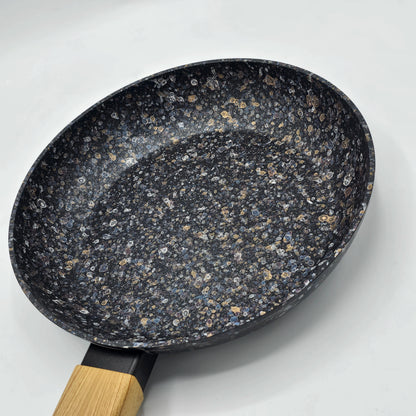Poêle Antiadhésive Baroly 24cm – Effet Pierre & Manche Finition Bois Ergonomique