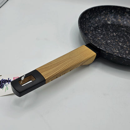 Poêle Antiadhésive Baroly 24cm – Effet Pierre & Manche Finition Bois Ergonomique