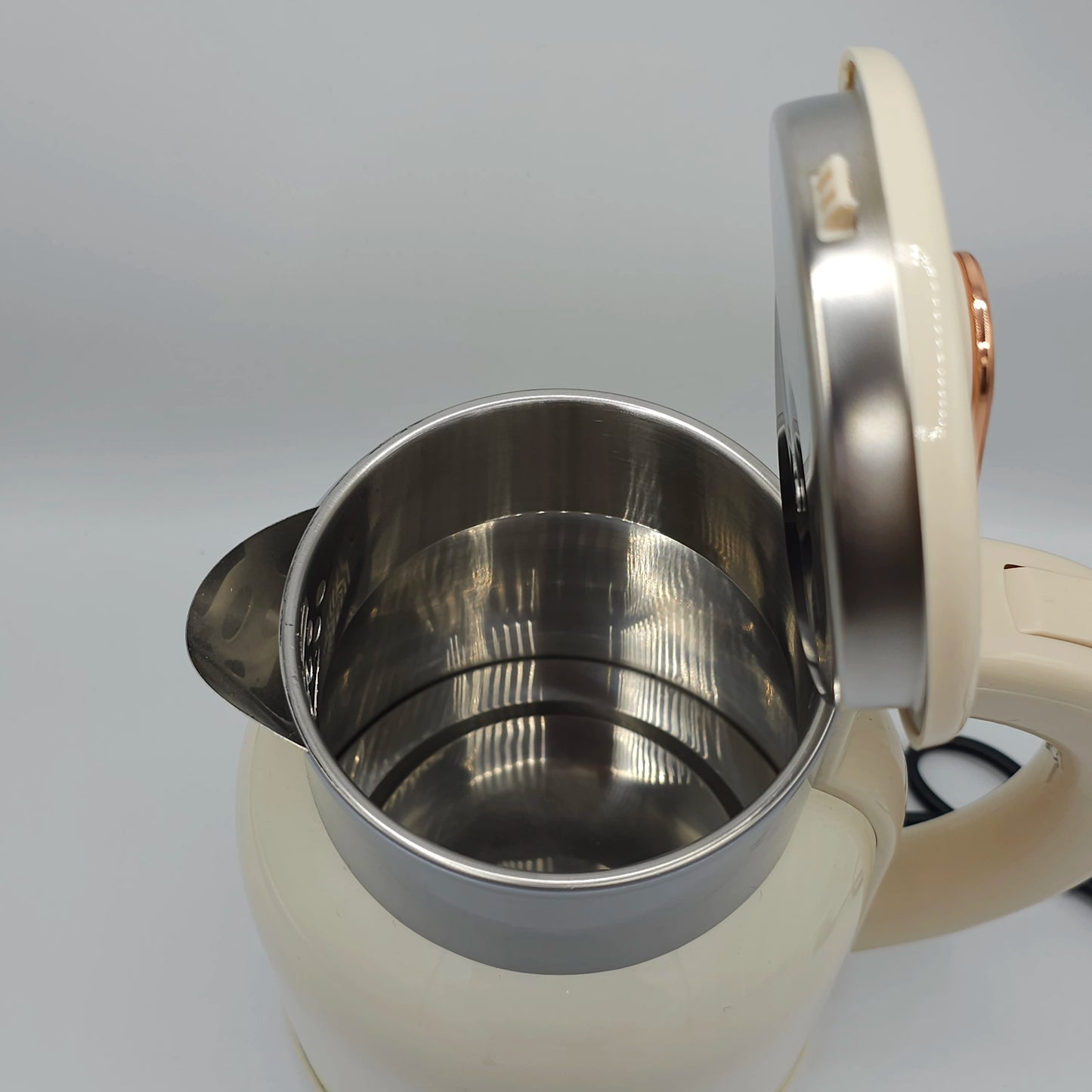 Bouilloire Sans Fil Sonashi SKT-1822 - 1.8L - Design Élégant et Sécurisé