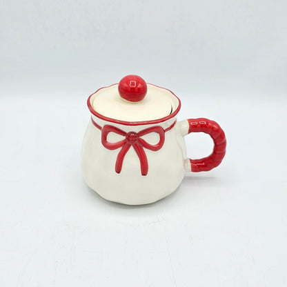 Tasse en Céramique avec Couvercle – Design Nœud Rouge Coquette