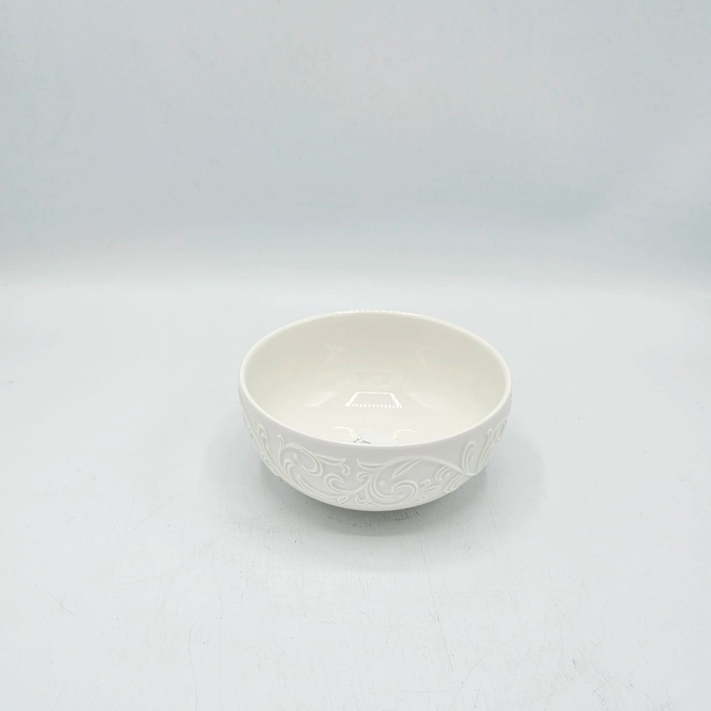 Bol en Céramique Blanc Pur 5 cm  – Motifs Arabesques en Relief