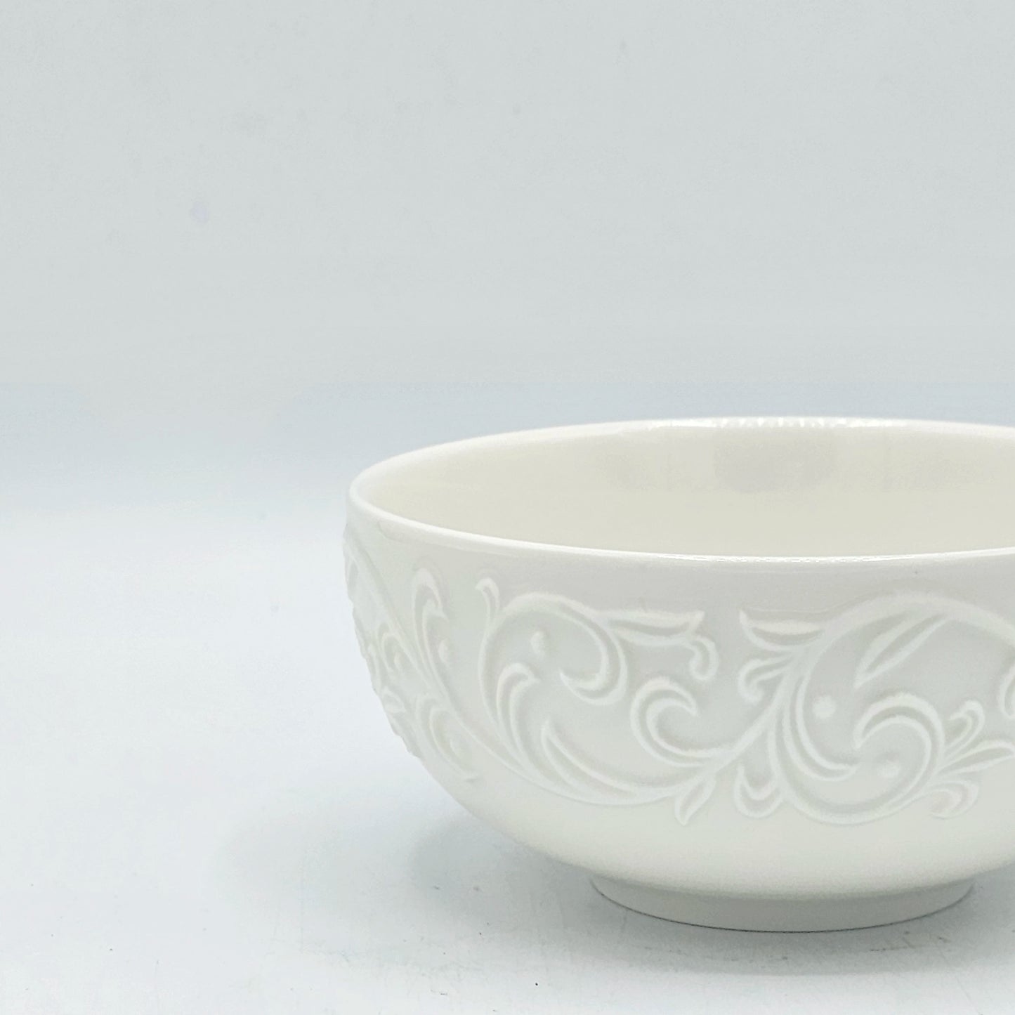 Bol en Céramique Blanc Pur 5 cm  – Motifs Arabesques en Relief