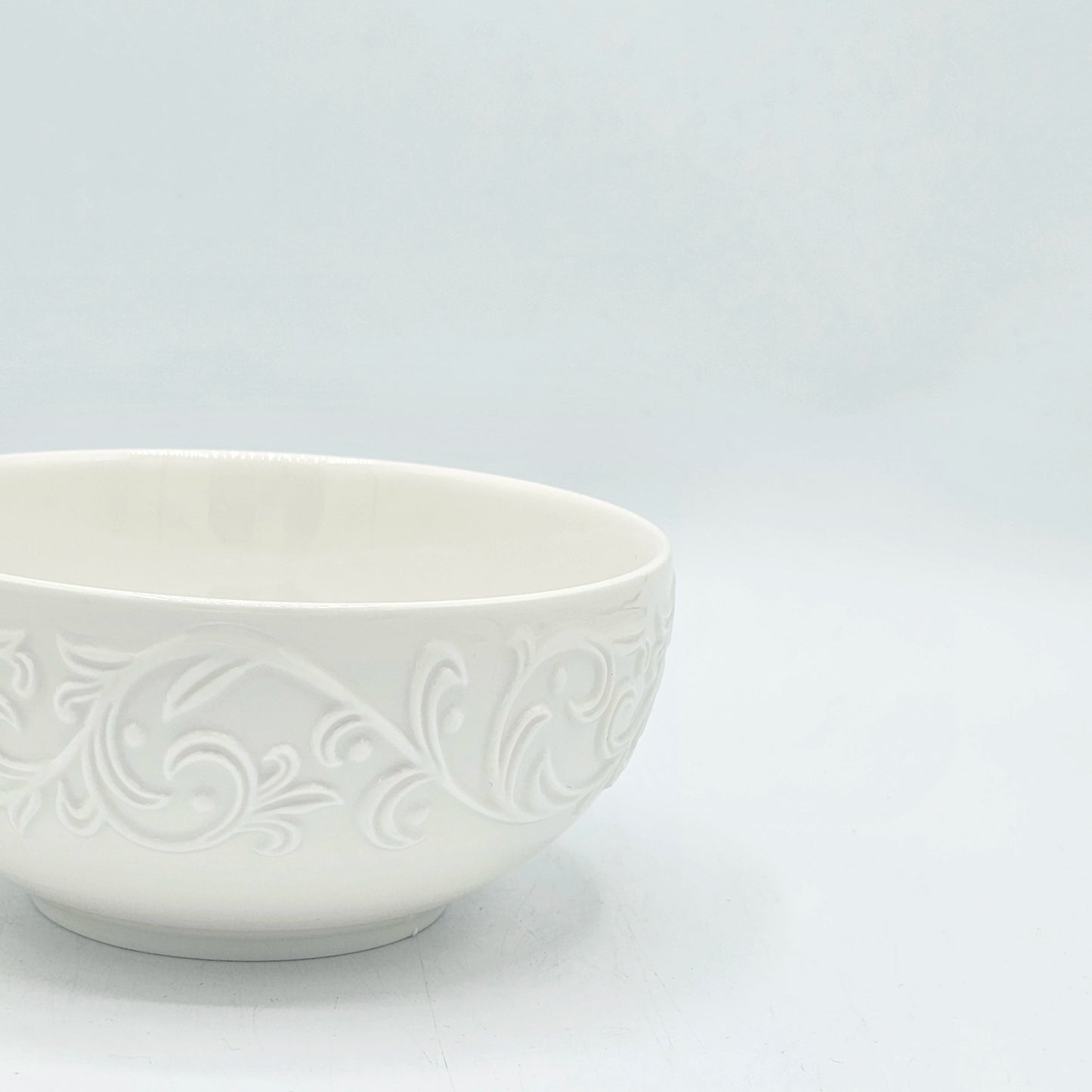 Bol en Céramique Blanche  5,5 cm avec Motifs Arabesques en Relief