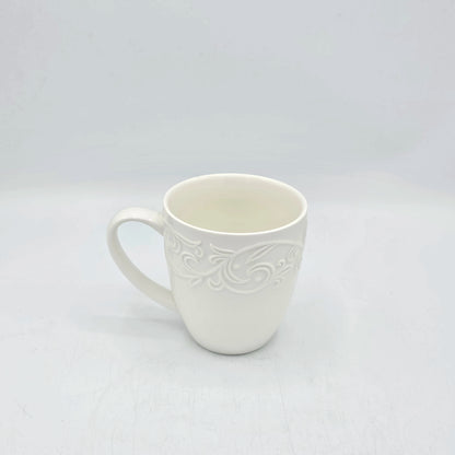 Mug en Céramique Blanche avec Frise Ciselée en Relief