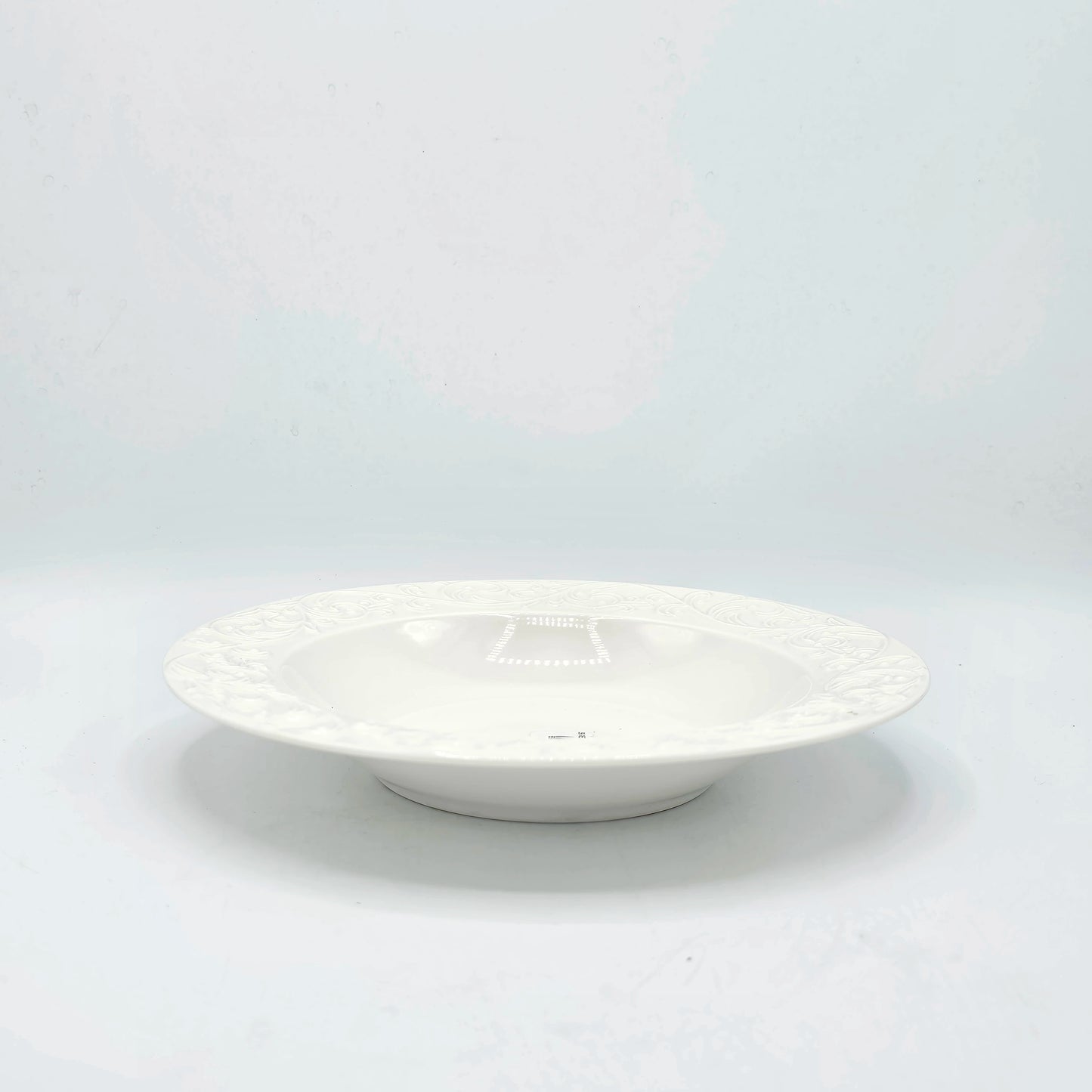 Assiette Creuse Blanche à Reliefs Arabesques - 9 cm