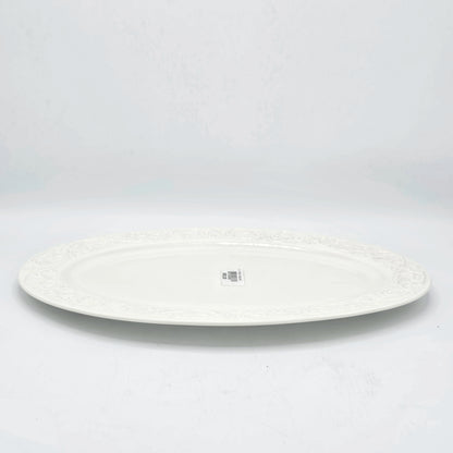Plat de Service Oval en Céramique Blanche à Bordure Ciselée -