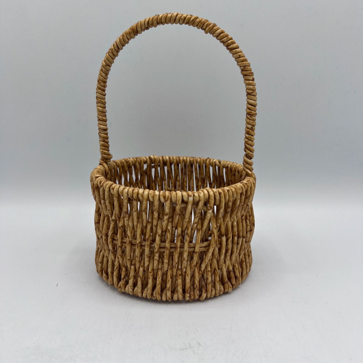 Petit Panier de Rangement Tressé en Rotin avec Anse - Artisanal & Bohème