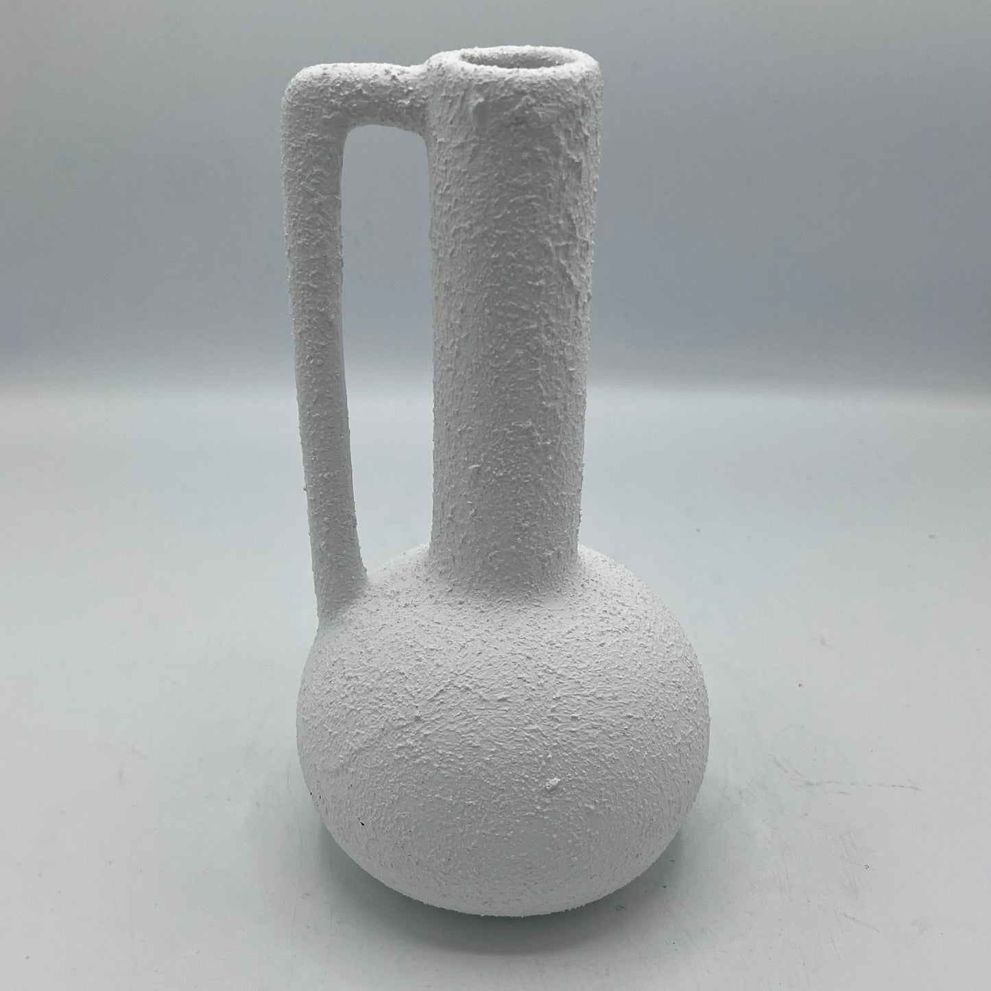 Vase Carafe Sculptural Texturé Blanc – Effet Pierre Brute