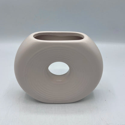 Vase Donut Sculptural en Céramique Striée