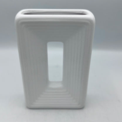 Vase Rectangulaire Ajouré Design – Céramique Minimaliste Striée