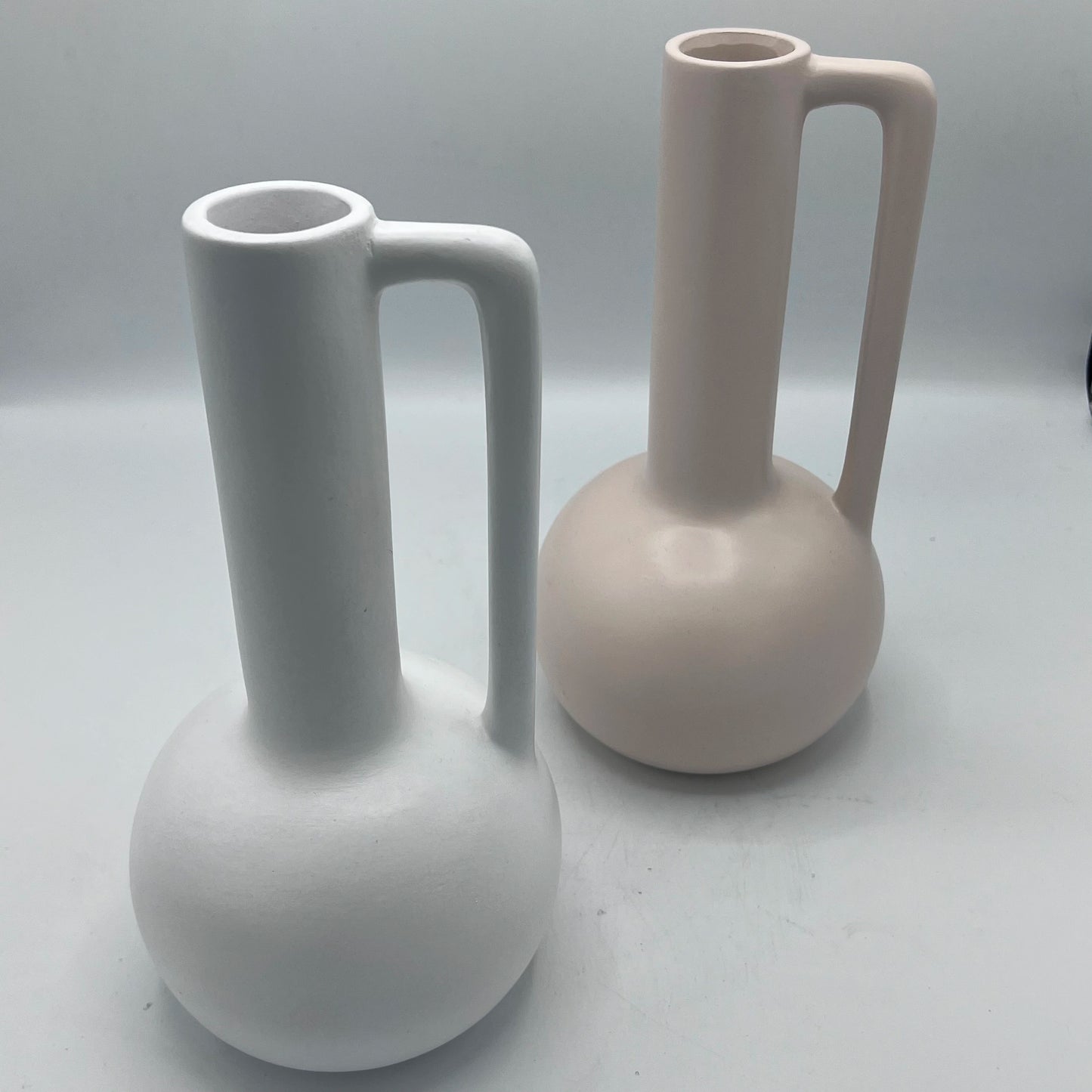 Vase Carafe Sculptural Design – Céramique Minimaliste Mate