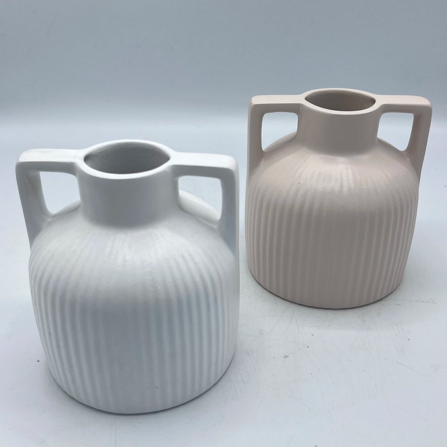 Vase Amphore en Céramique Striée – Design Rustique Chic