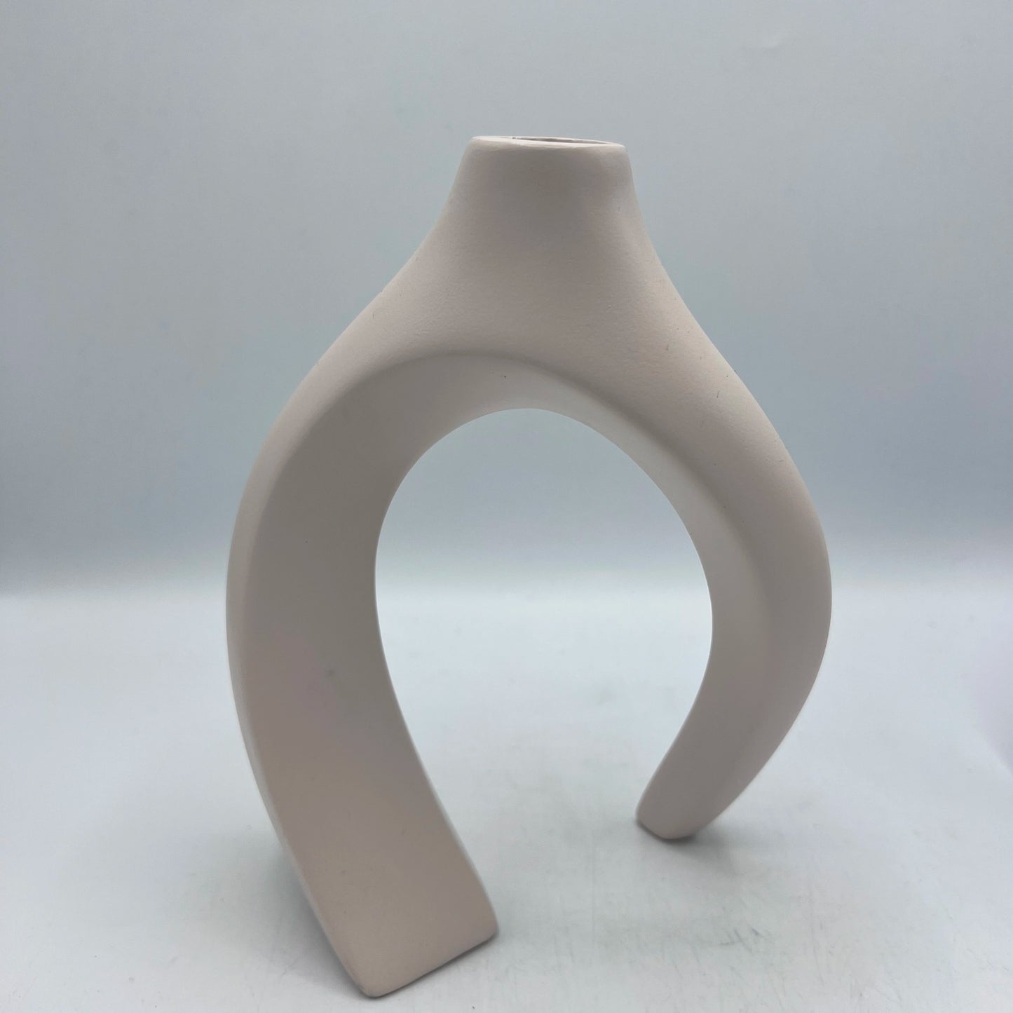 Duo de Vases Entrelacés en Céramique Mate – Design Minimaliste Abstrait