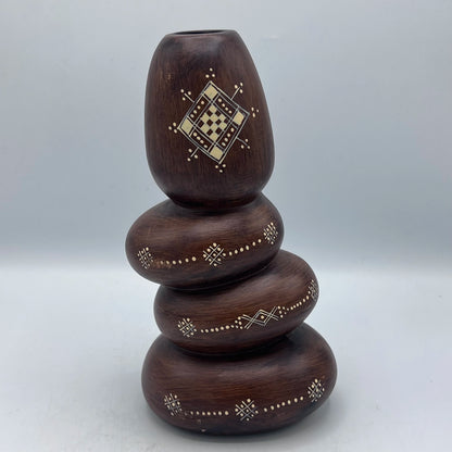Vase Empilé Berbère Artisanal en Terre Cuite Gravée – Design Sculptural