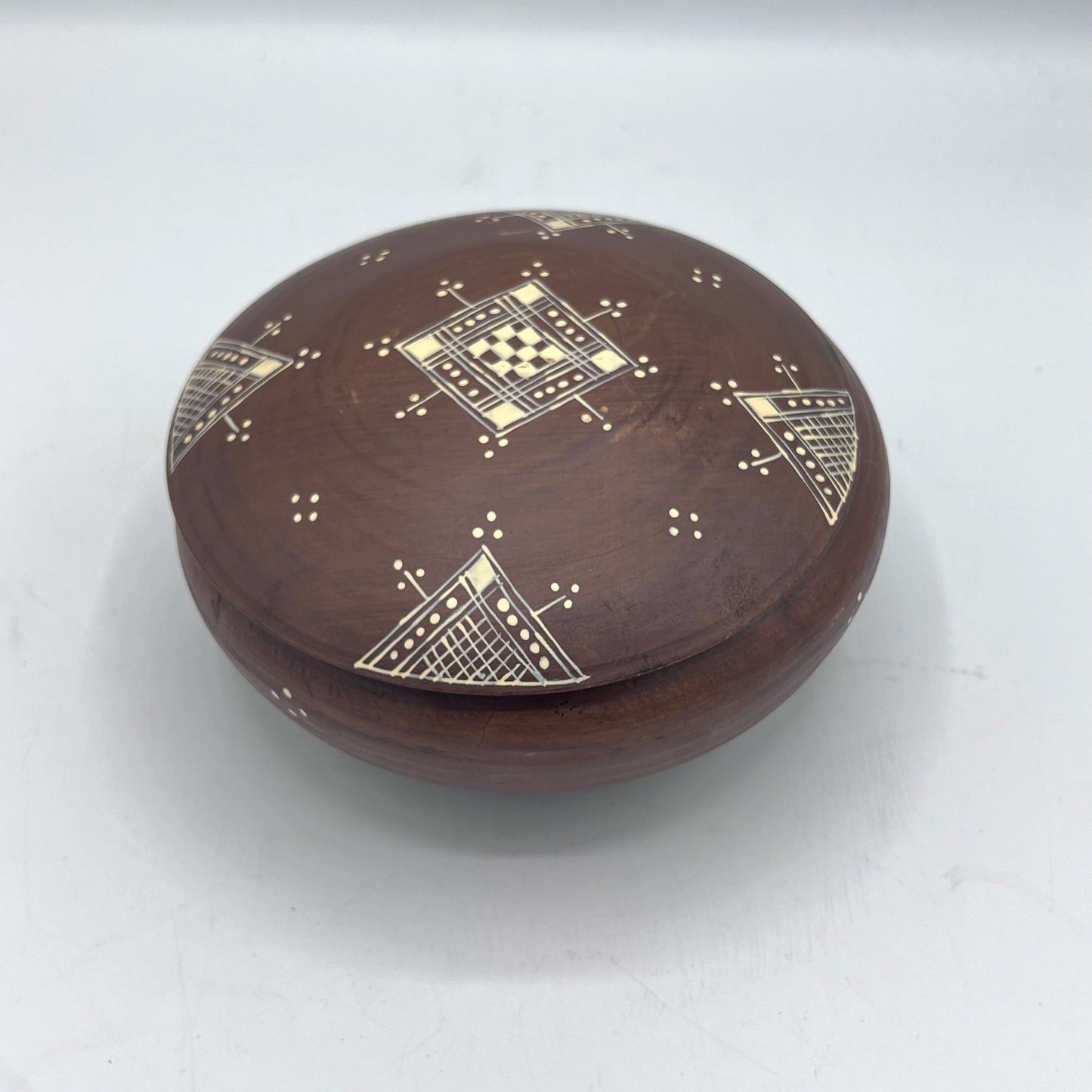Boîte à Bijoux Berbère Artisanale avec Couvercle en Terre Cuite