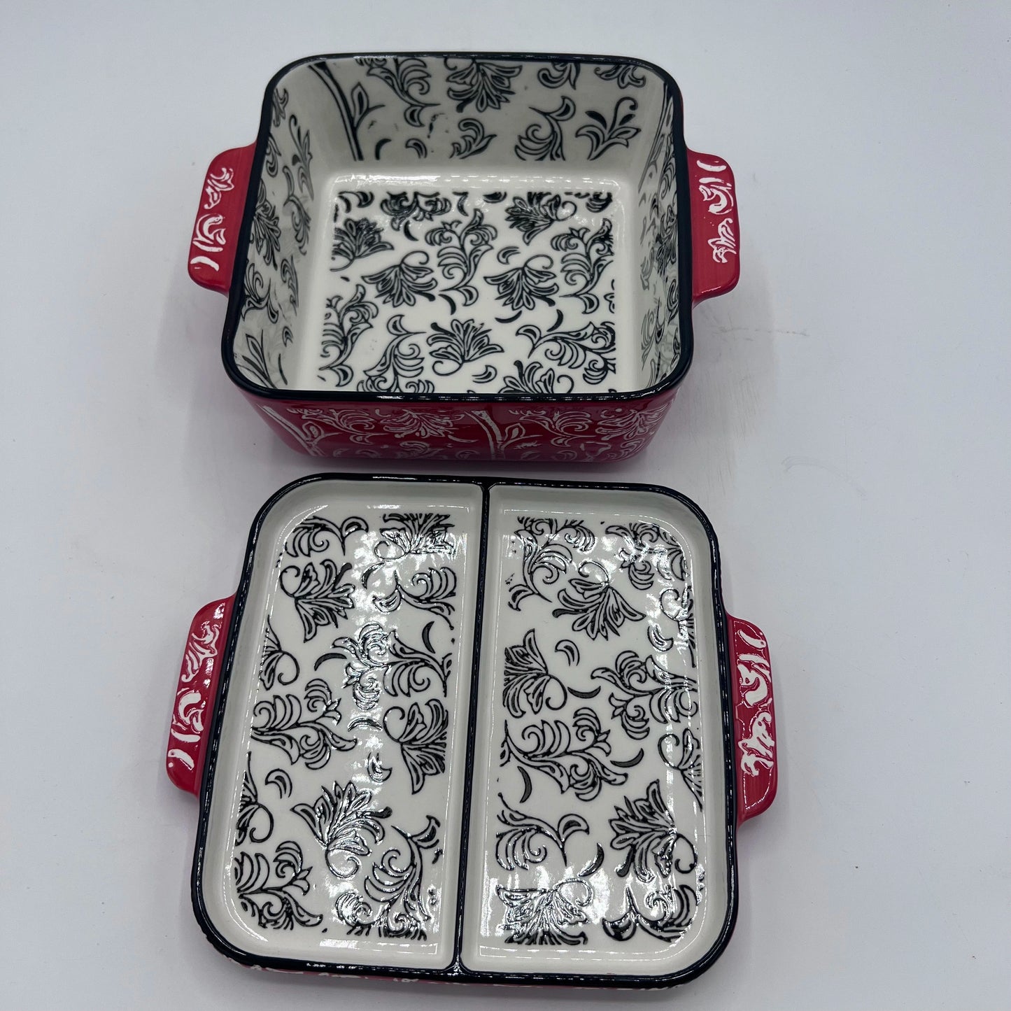 Petit Plat à Gratin Carré en Céramique Rouge et Blanc à Motifs Floraux avec Couvercle Compartimenté