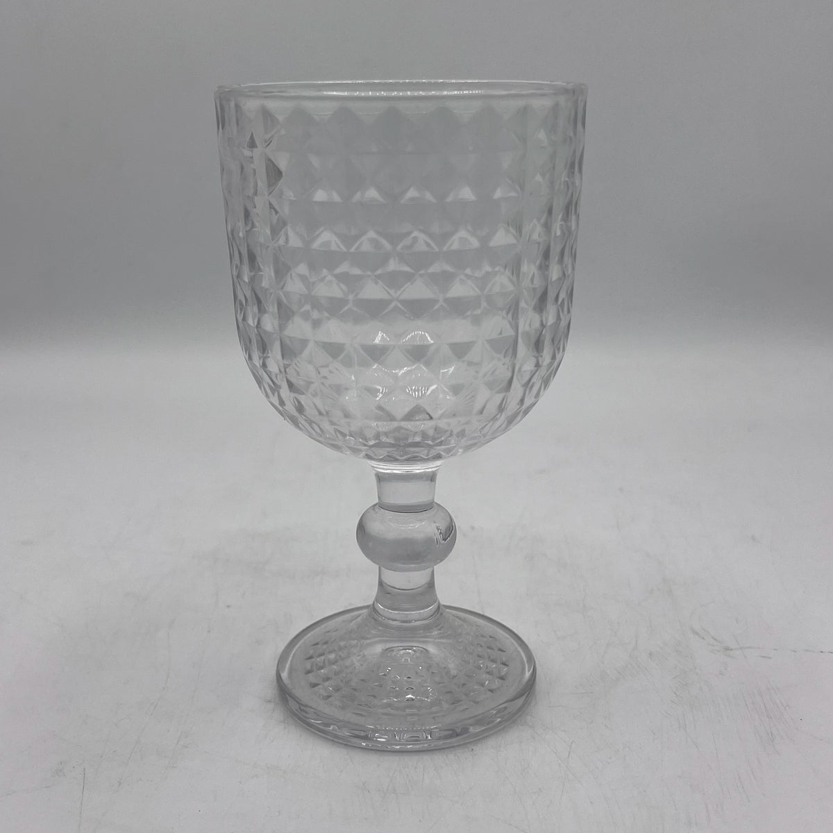 Verre à Pied Relief Diamant - Verrerie Élégante et Chic