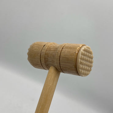Marteau Aplatisseur de Viande en Bois et Têtes Dentelées - Ustensile de Cuisine Pro