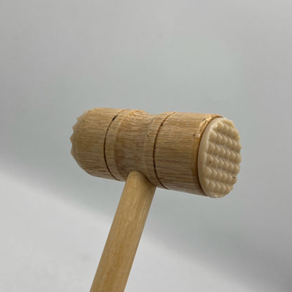 Marteau Aplatisseur de Viande en Bois et Têtes Dentelées - Ustensile de Cuisine Pro
